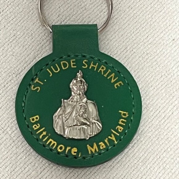 St Jude Shrine Baltimore MD Keyring Fob Green Accessory Charm - Picture 2 of 8